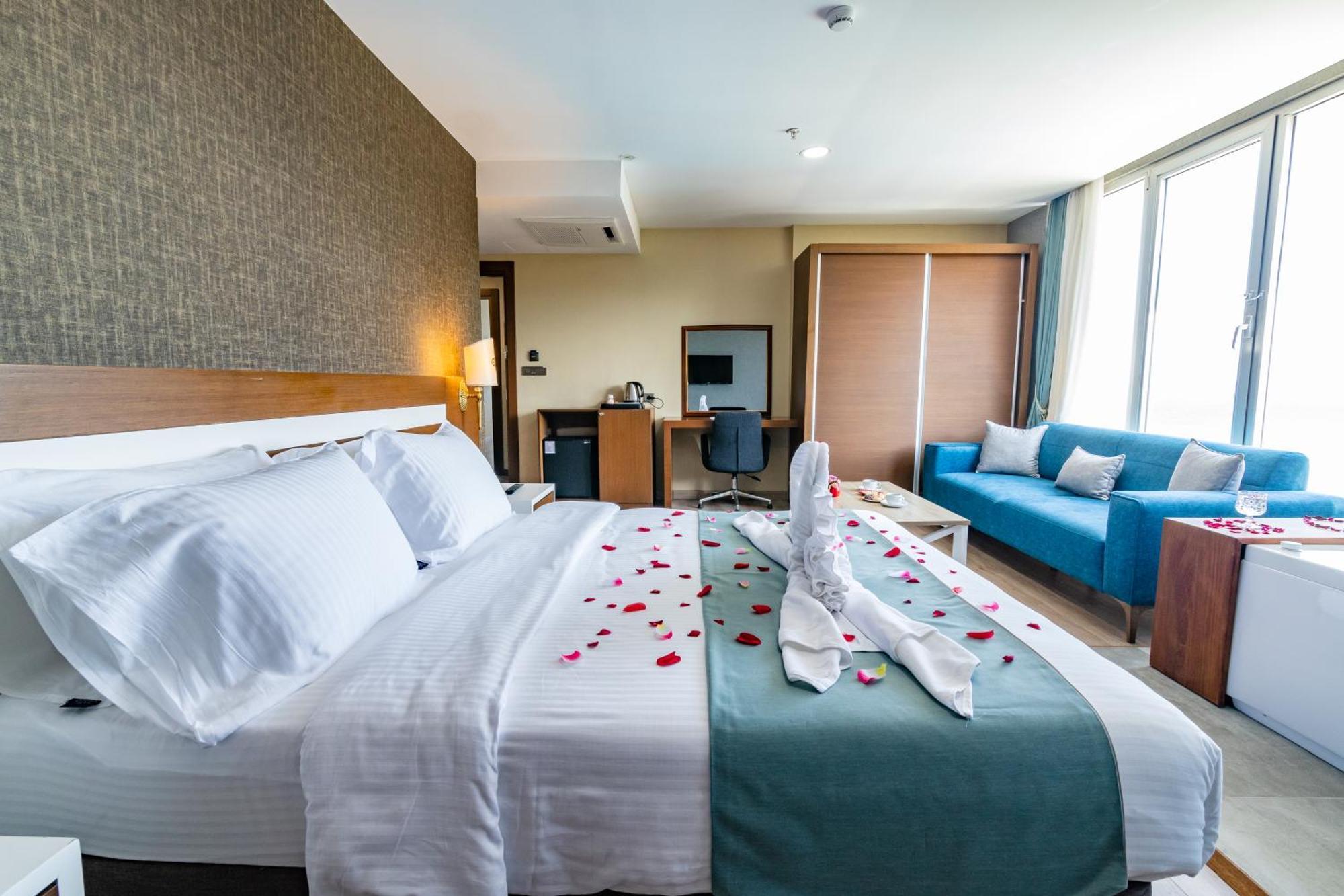 Tilya Hotel